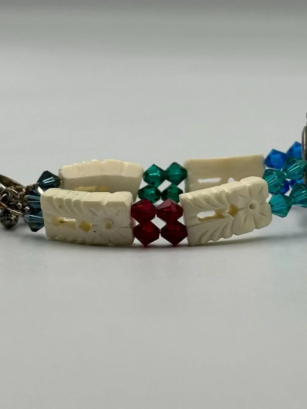 Geneva Watch Women Silver Tone White Carved Beaded Band Toggle Clasp 7.25 Inch